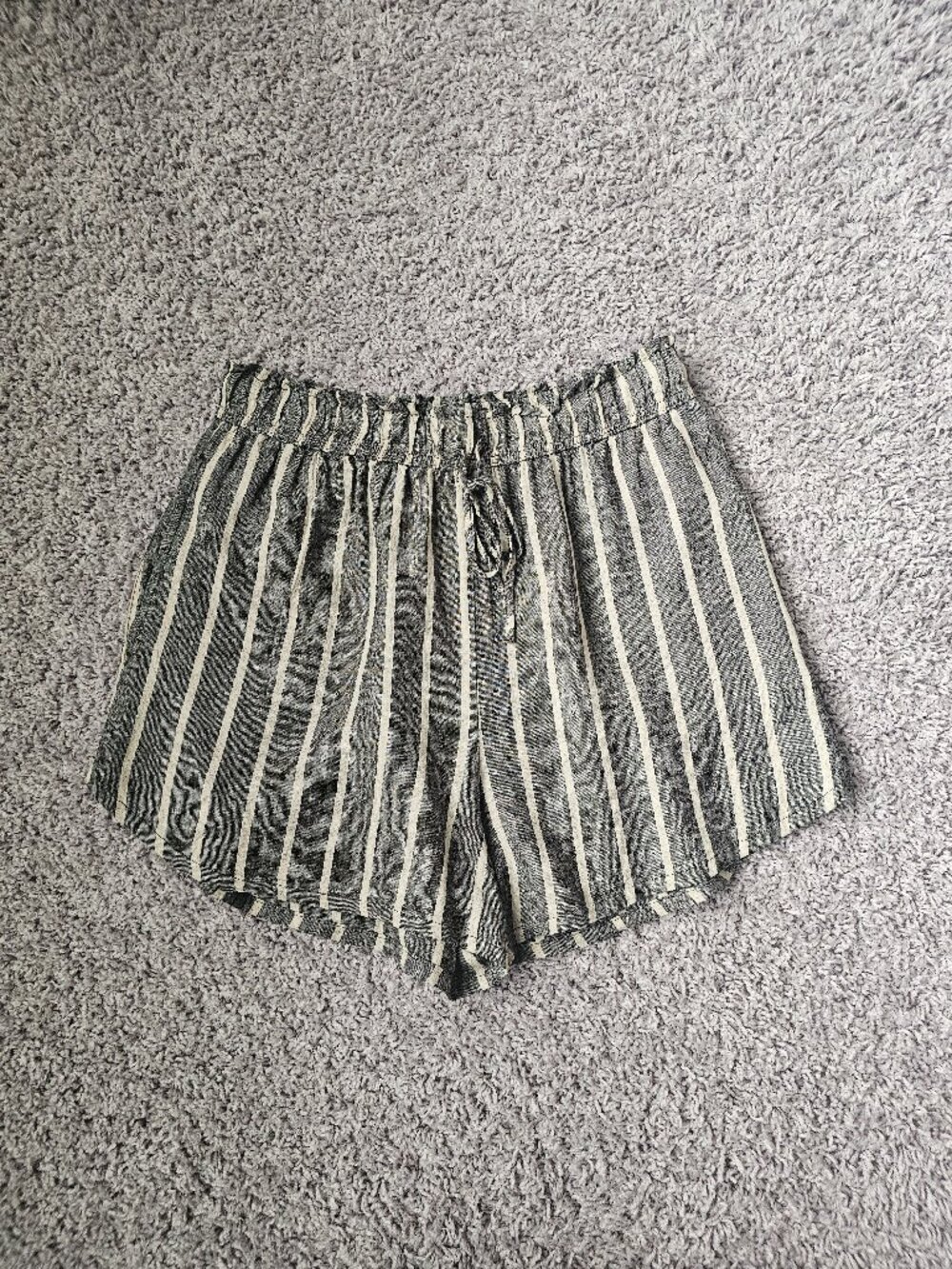 Z Supply Perfect Line Shorts in black strip size small